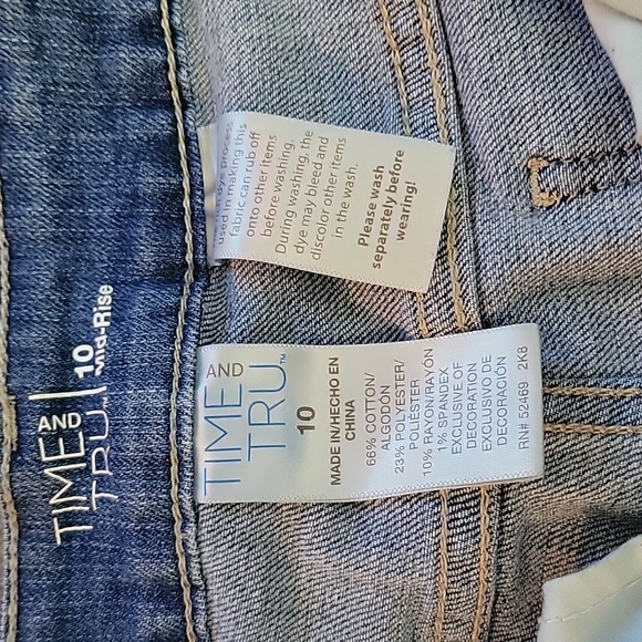 Mid rise shorts - Picture 2 of 3